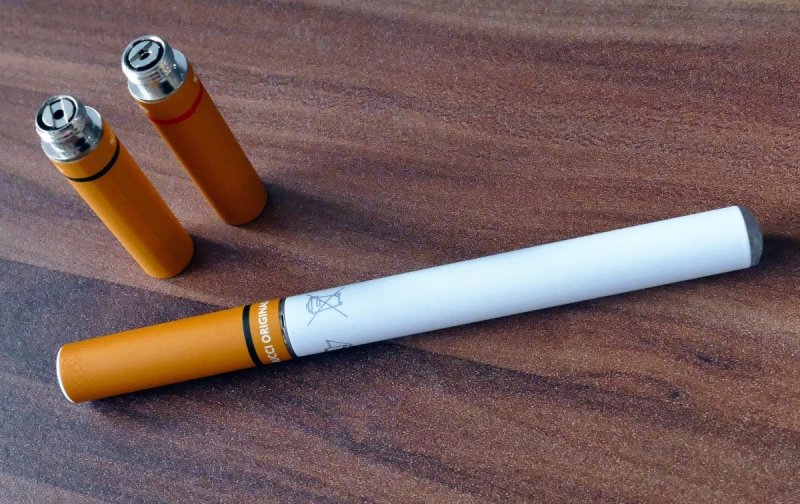 e-cigarette-ST SAUVEUR SUR TINEE-min_electronic_cigarette_e_cigarette_nicotine_vapor_vaporizer_smoke_tobacco-663282